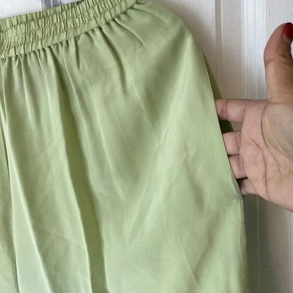 VTG Victoria Halley Women's L 100% Silk Pull On Solid Light Green Casual Pocket - Picture 7 of 8